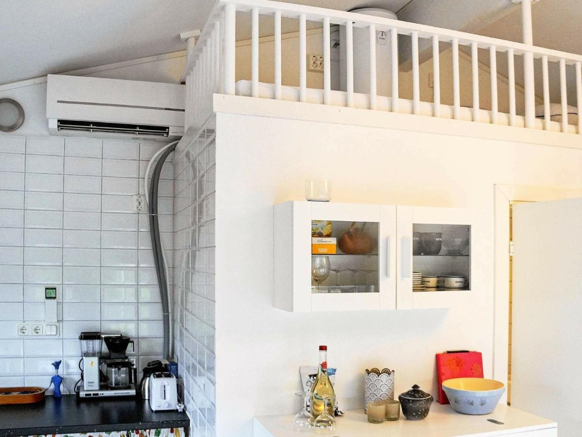 4 Person Holiday Home In Sk Rhamn คาร์แฮมน์ ห้อง รูปภาพ