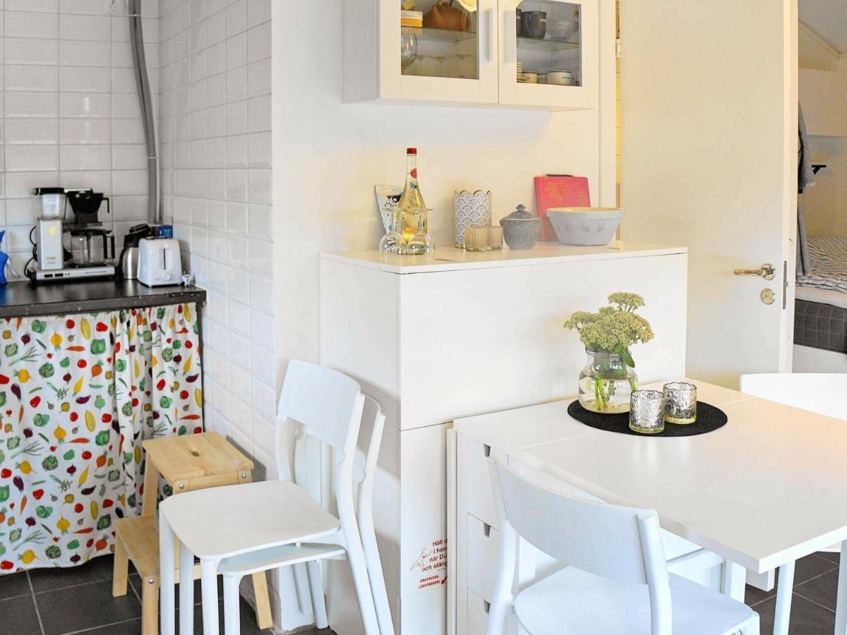 4 Person Holiday Home In Sk Rhamn คาร์แฮมน์ ห้อง รูปภาพ